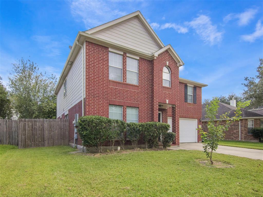 2211 Land Street, Pearland, TX 77584
