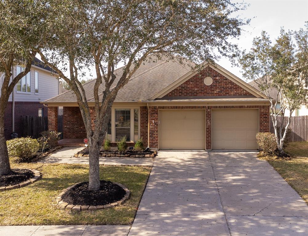 2804 Forest Creek Lane, Pearland, TX 77584