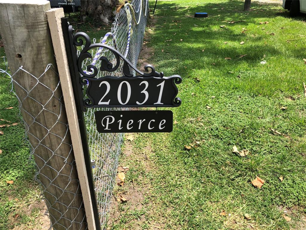2031 Pierce Street, High Island, TX 77623