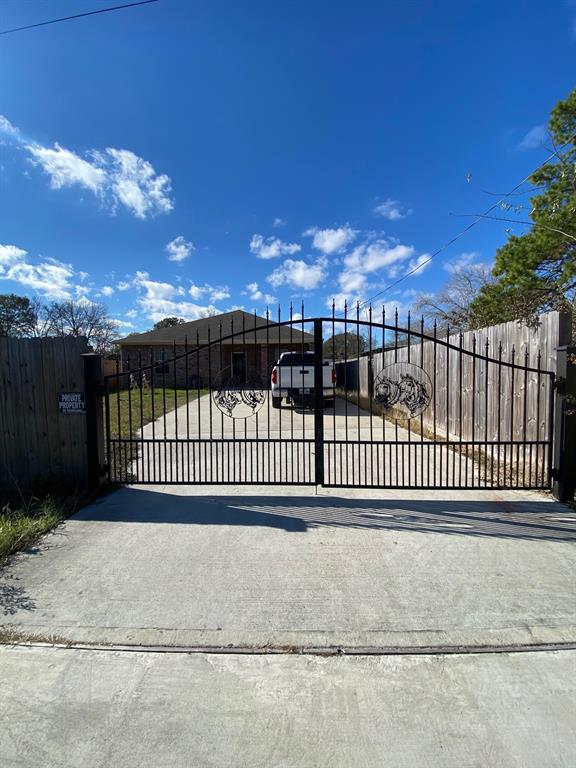 4724 9th Street, Bacliff, TX 77518