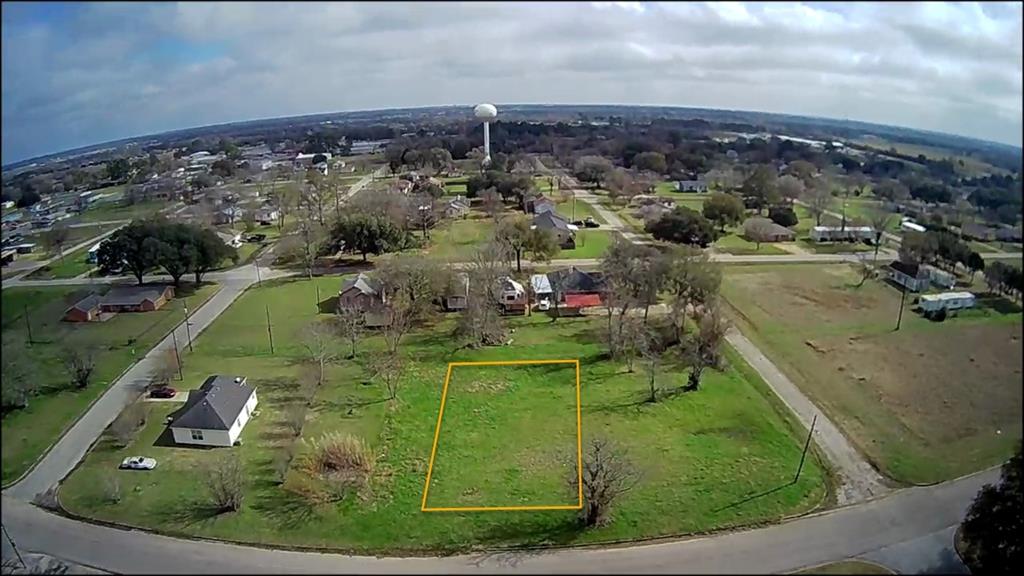 TBD  4th lot 4 Street Hempstead Texas 77445, Hempstead