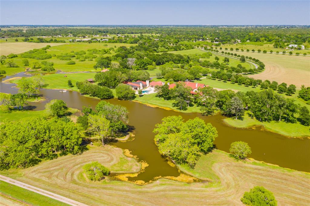 Less the an hour\'s drive from Houston, enjoy ranch living at its best!