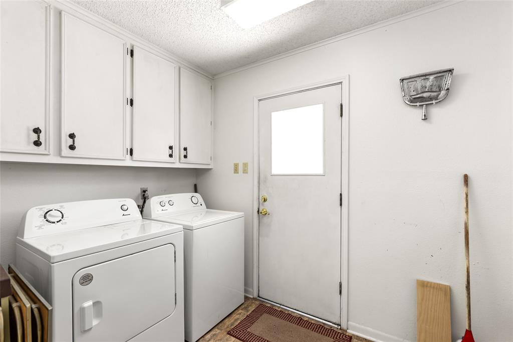 10 x 6 Utility Room, exit to the Breezeway