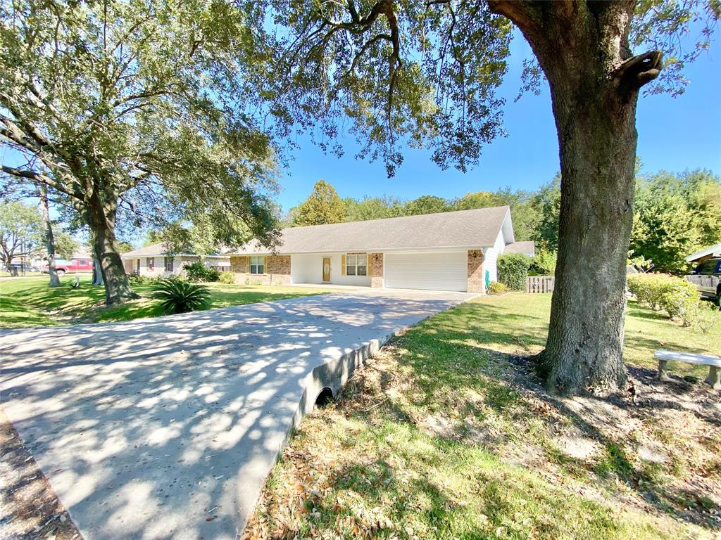 815  1st Street Winnie Texas 77665, 53