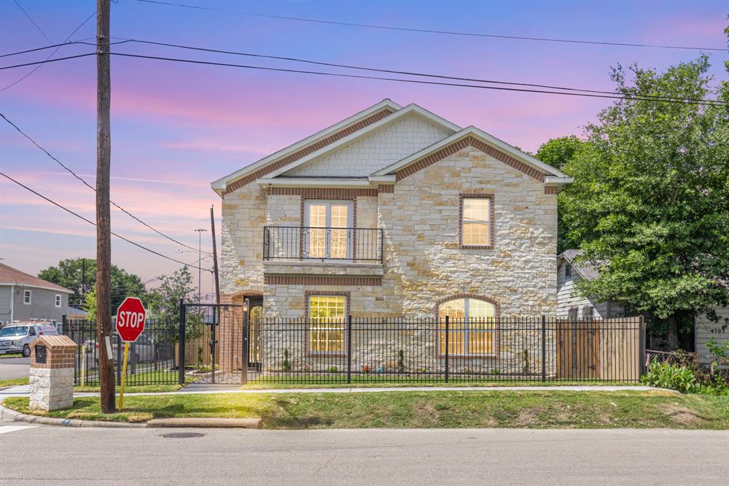 4701 Noble Street, Houston, TX 77020