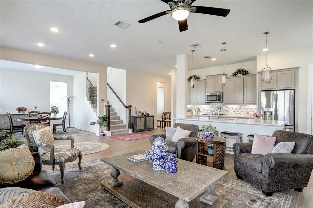 13211  TERANIA CLIFF TRACE  Houston Texas 77059, 7