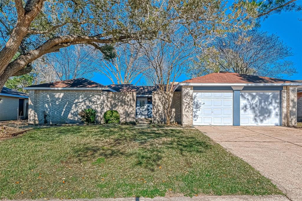 2619 Plymouth Rock Drive, Webster, TX 77598