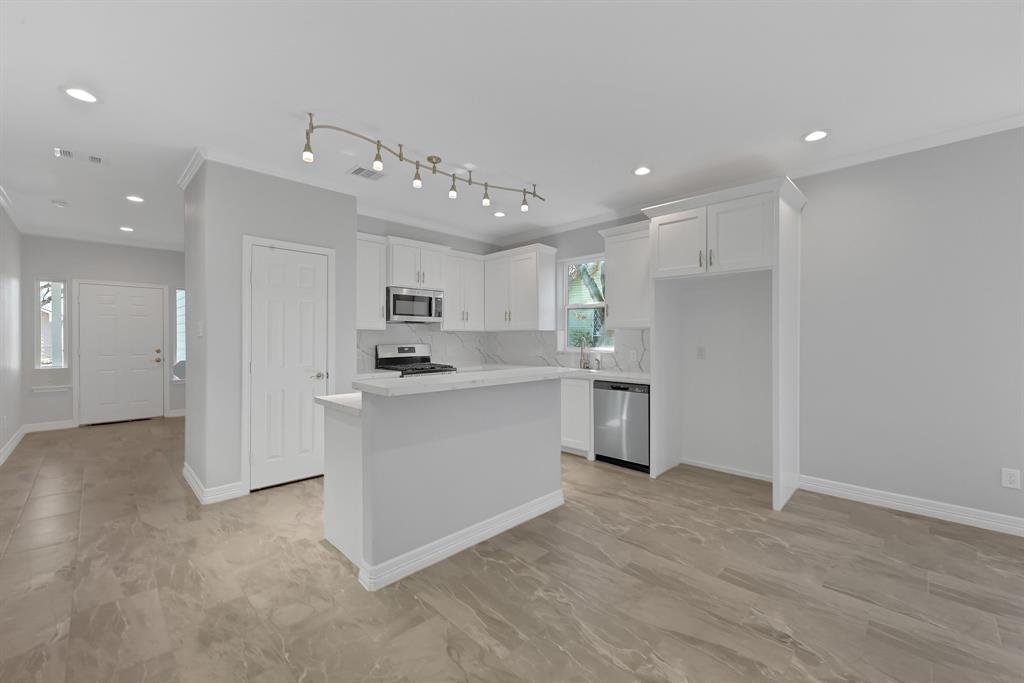 MLS: 66077312 Condo For Sale