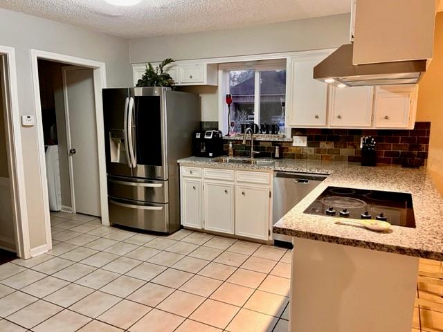 Kitchen with granite countertops!