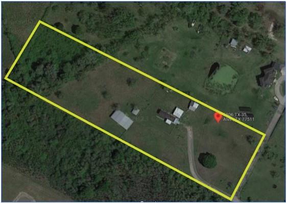 5806 S Highway 35  Alvin Texas 77511, 5