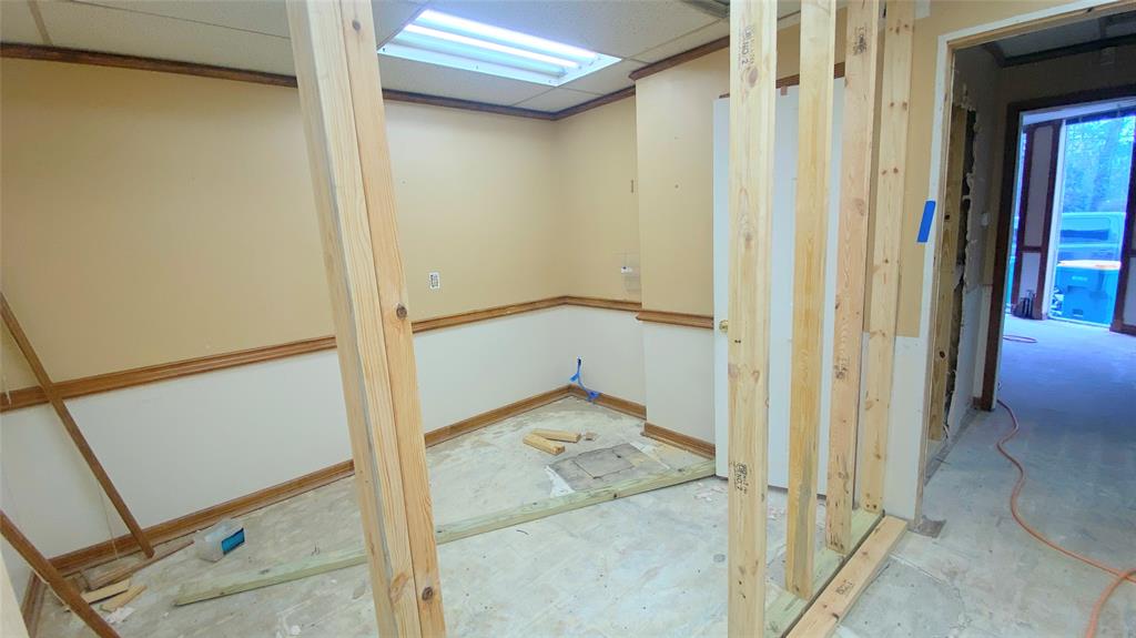 ROOM 2-LEFT SIDE
