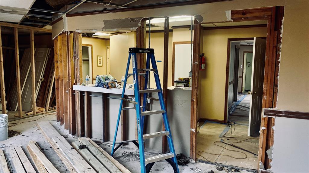 FRONT LOBBY AND RECEPTION/ LR
