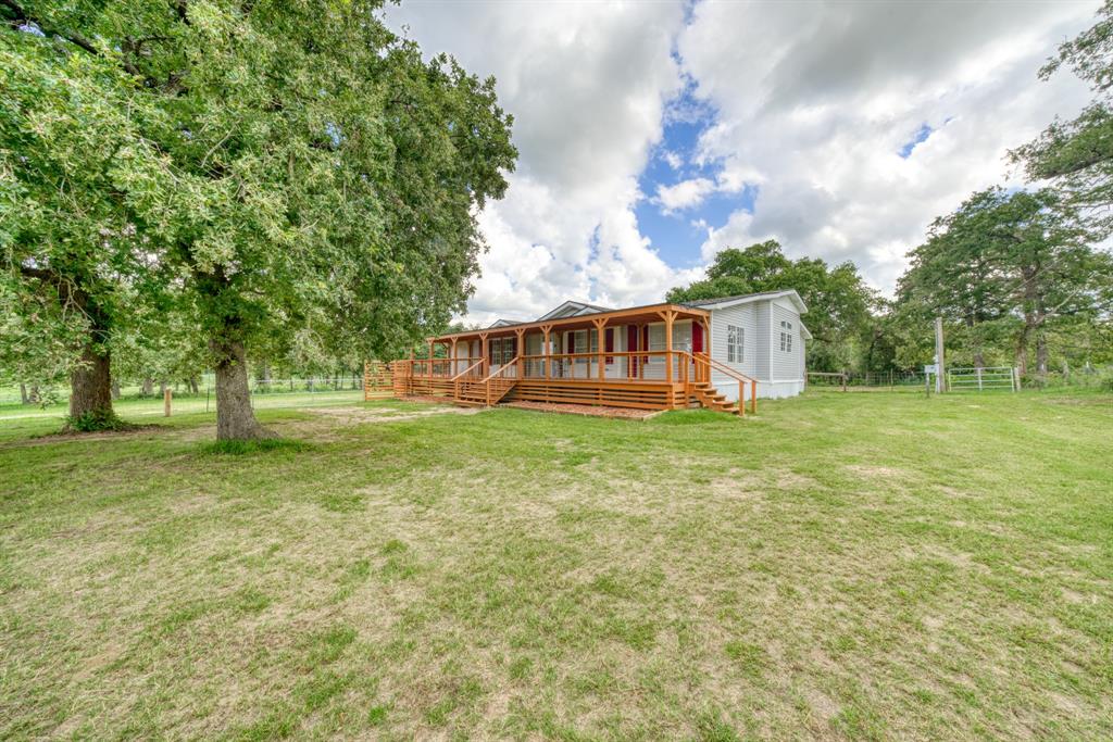 381 Banks Street, Hearne, TX 77859