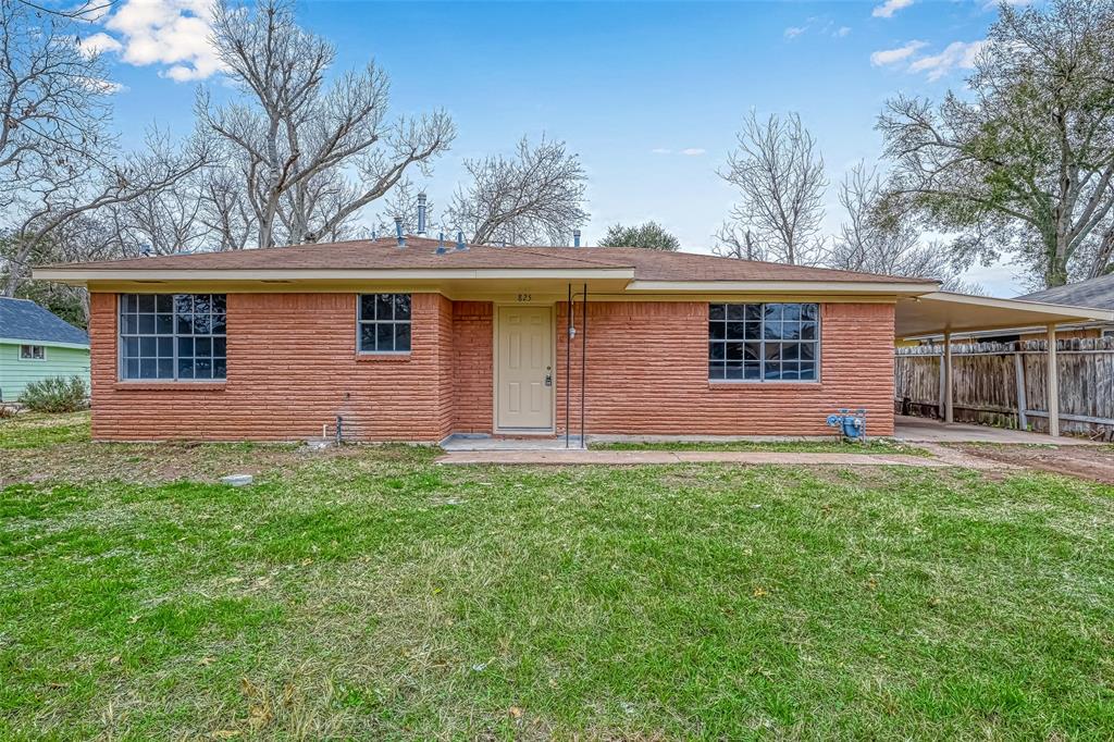 825  2nd Street Sealy Texas 77474, Sealy