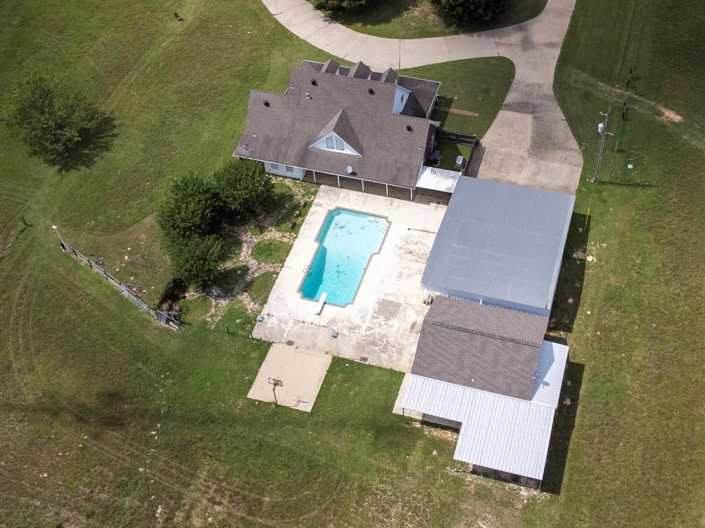 414 County Road 4430 W, Spurger, TX 77660