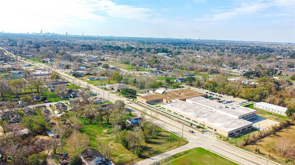 1041  Wall Street Houston Texas 77088, Houston