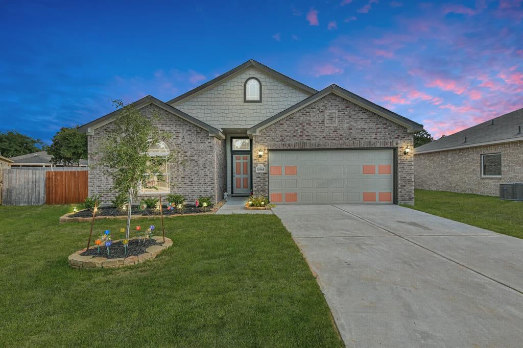 15068 Meadow Glen, Conroe, TX 77306