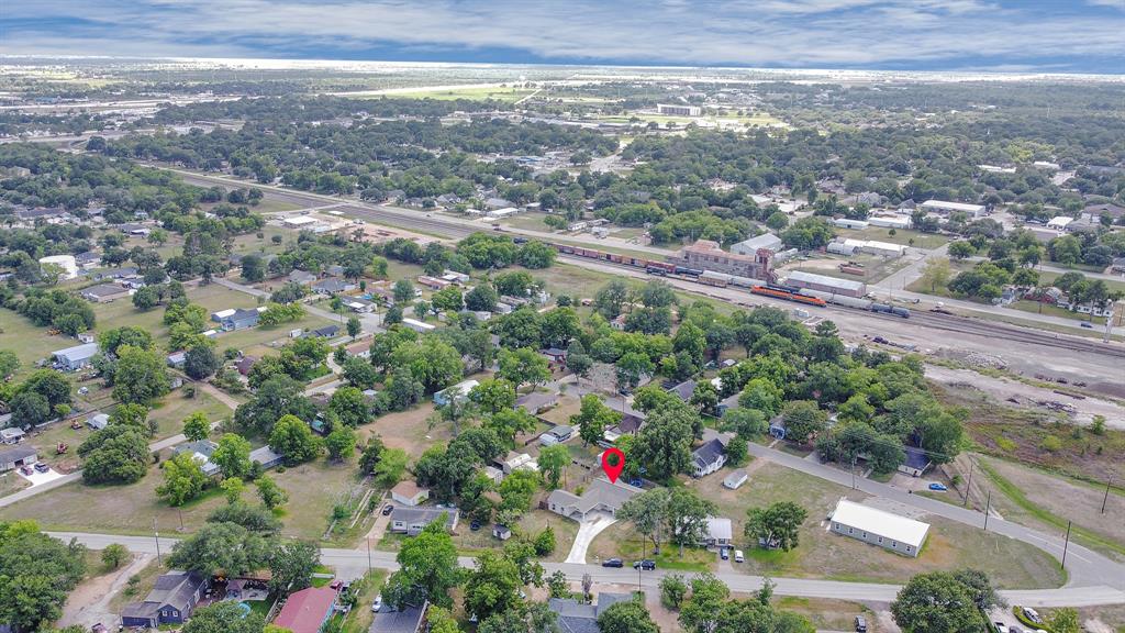 507 Frydek Road, Sealy, TX 77474