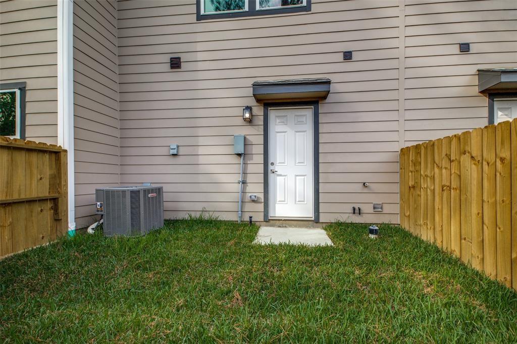 Photo #11: 11265380 Listing 
