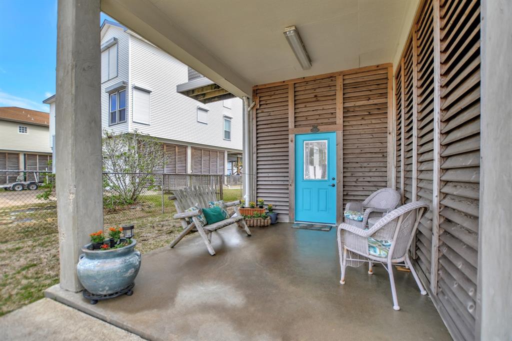 330 Admiral Cir