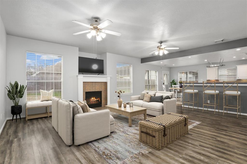 320 Torrey Court, League City, TX 77573