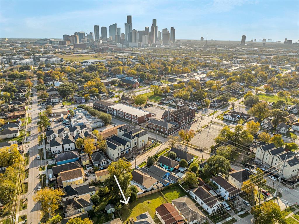 1216  Noble Street Houston Texas 77009, 9