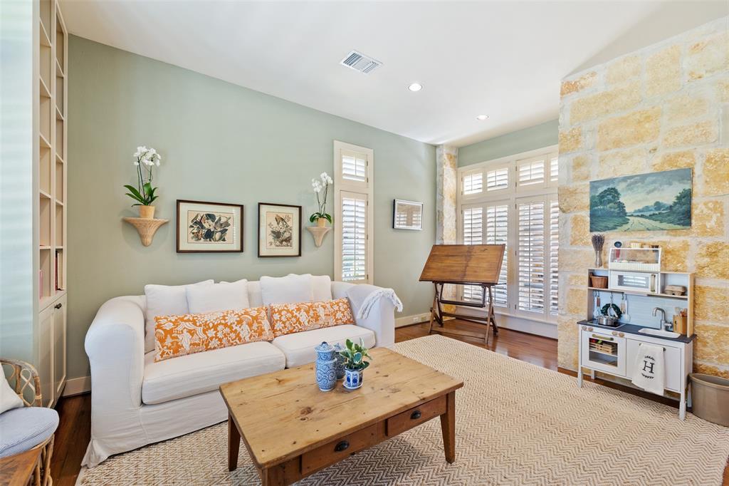 2320 Gun And Rod Circle, Brenham, TX 77833