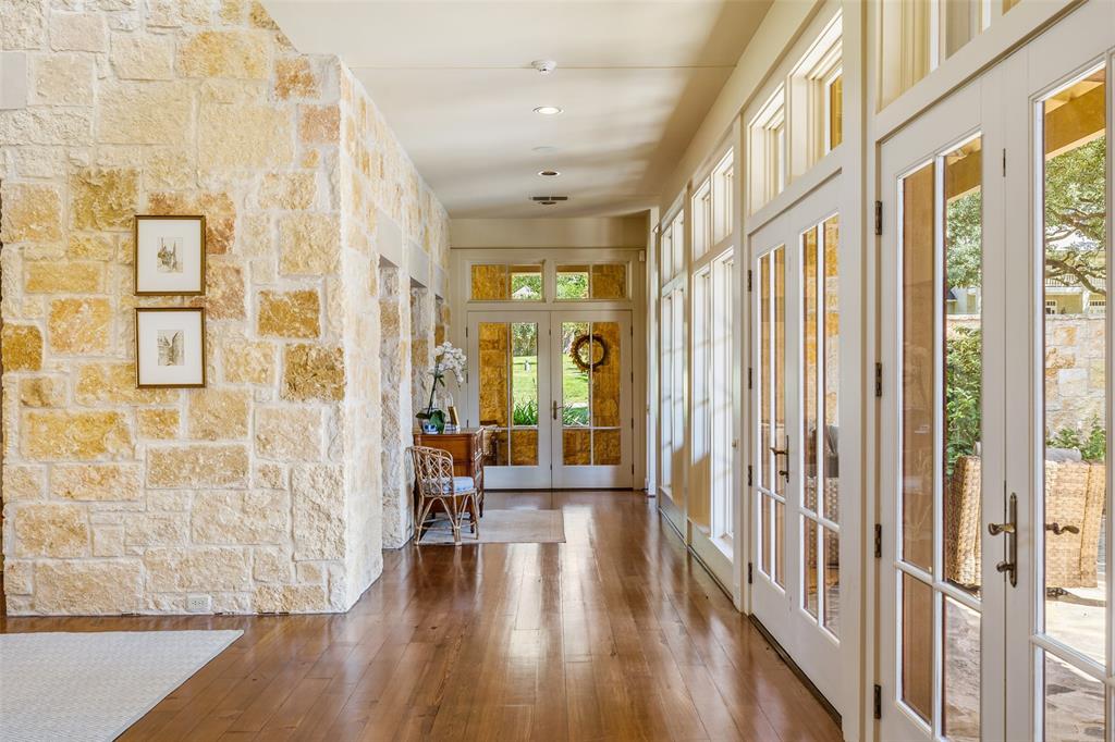 2320 Gun And Rod Circle, Brenham, TX 77833