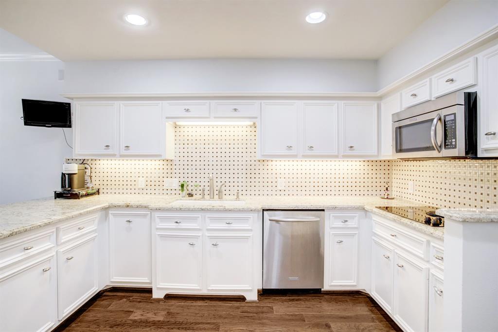 Photo #12: 25382287 Listing 