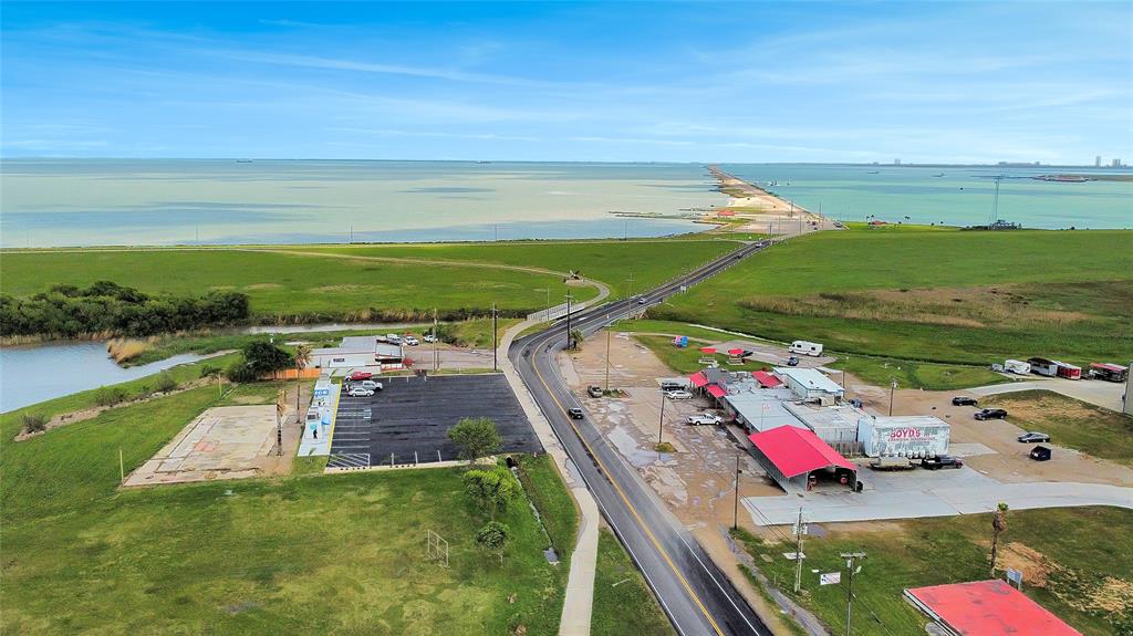 Texas City Dike, longest man-made fishing pier. One side of the dike has nice drive–on beaches for fishing, families, and swimming, and the other side is great for fishing