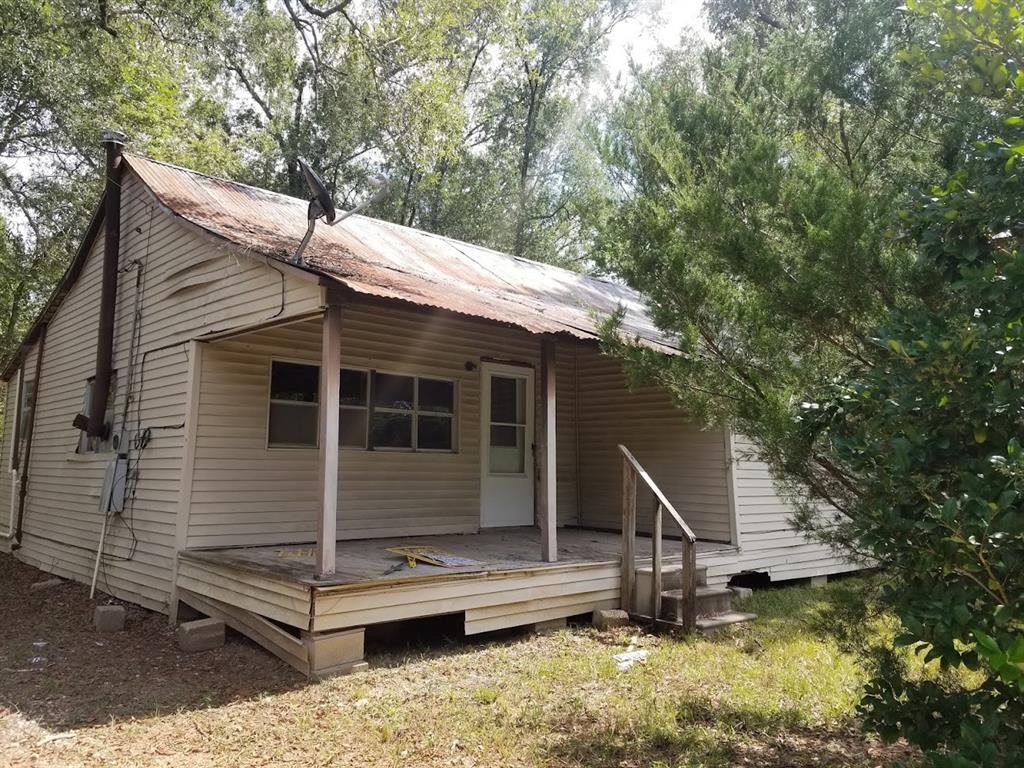 302 Leopard Avenue, Livingston, TX 77351