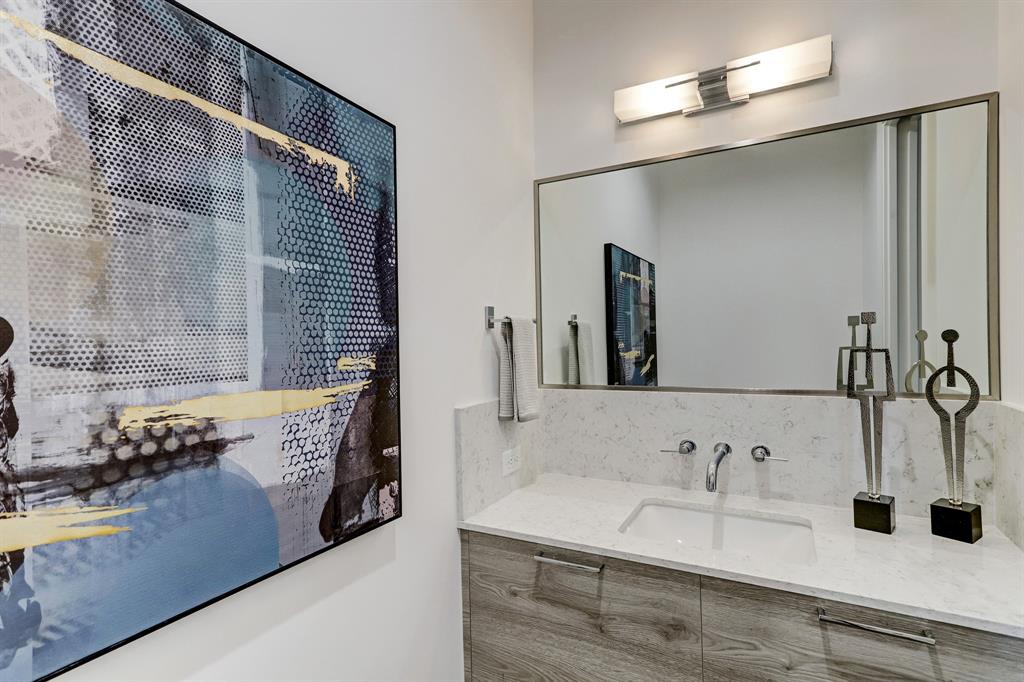 Photo #11: 20424381 Listing 