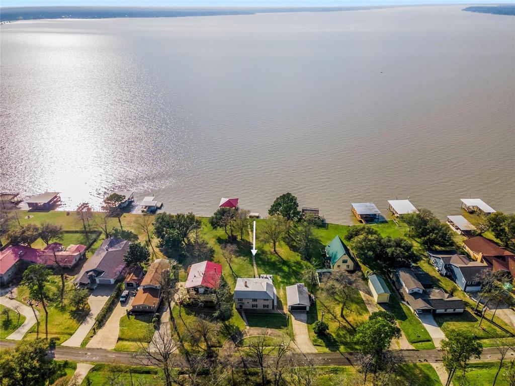 624 Lakeview Harbor, Onalaska, TX 77360