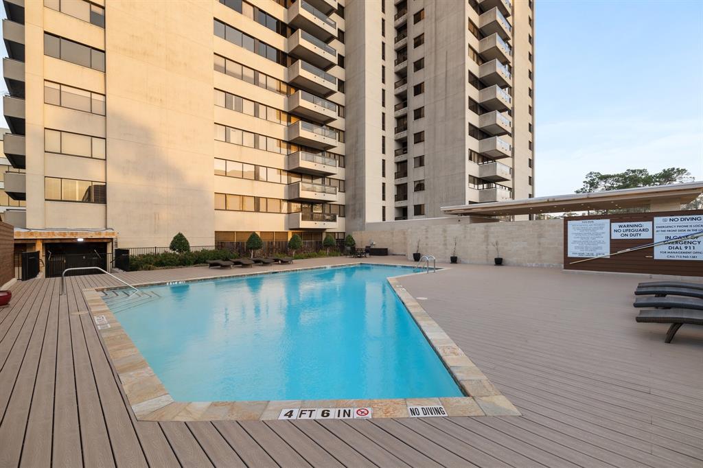 49 Briar Hollow Ln 1805, Houston, TX 77027