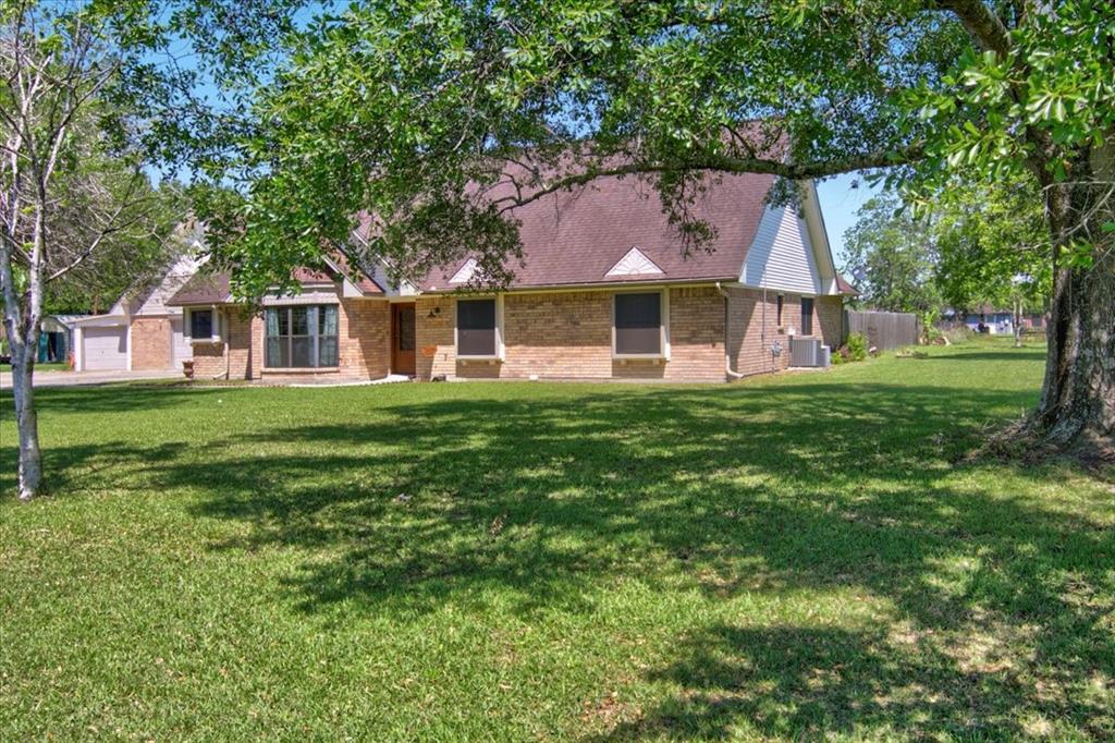 10867 Greenway Drive, Beaumont, TX 77705