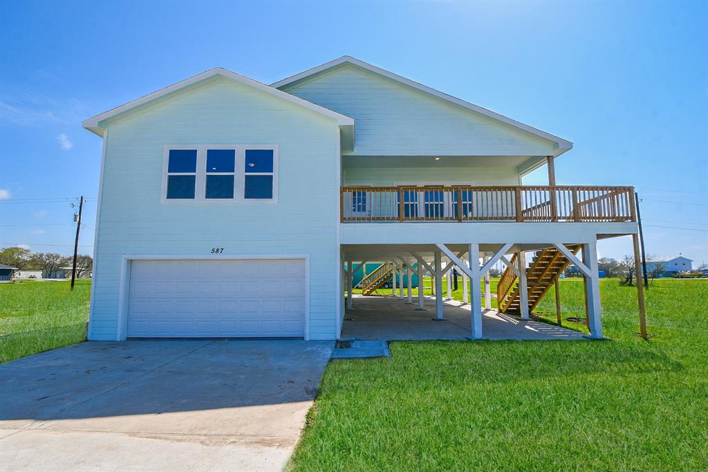 587 Stovall Drive, Palacios, TX 77465