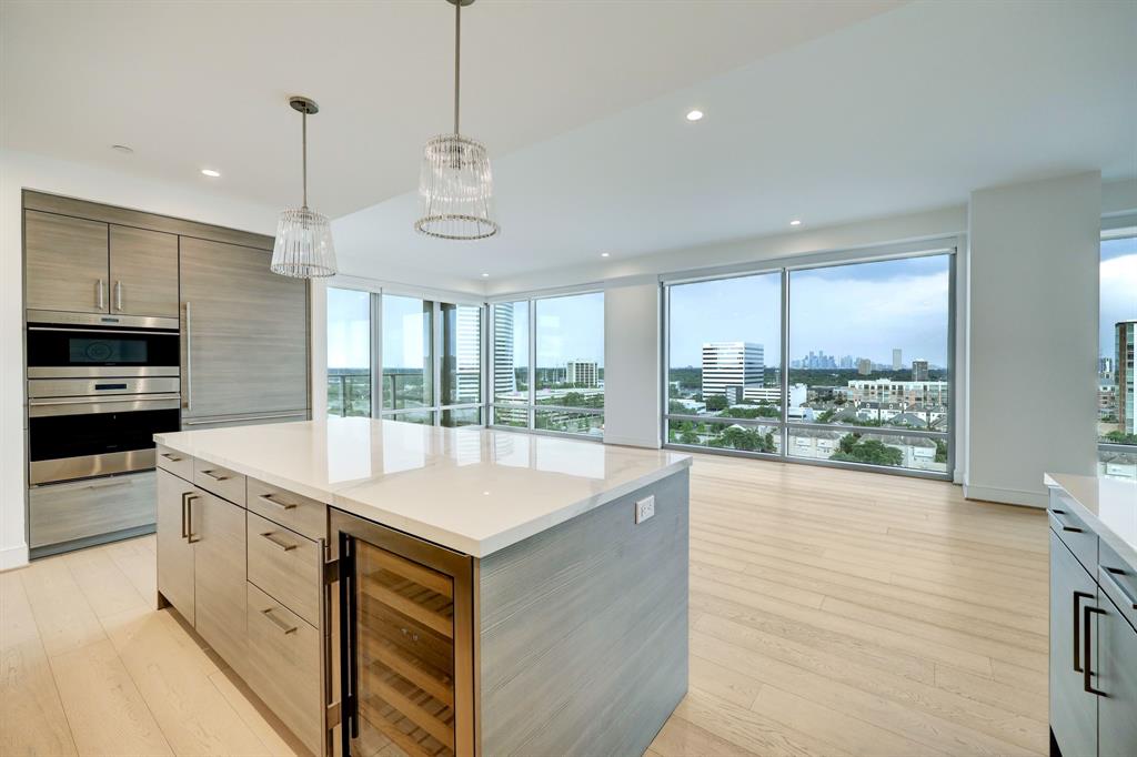 2047 Westcreek Lane 1202, Houston, TX 77027
