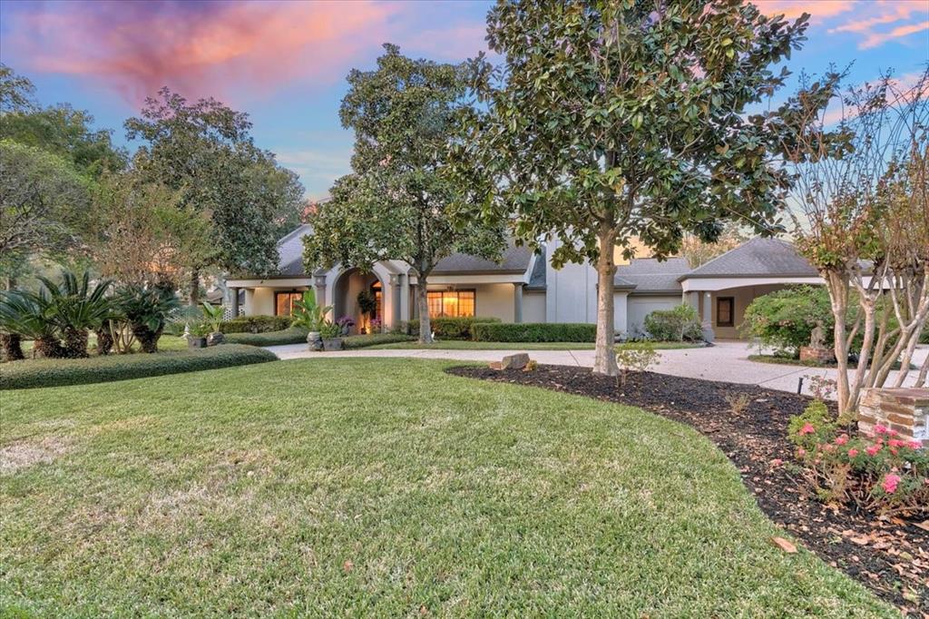 12 Bayou Bend Place, Beaumont, TX 77706