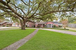 5617 Pine, Houston, TX 77081