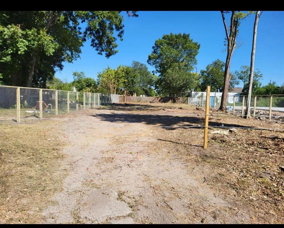 0  Willow  Houston Texas 77088, Houston