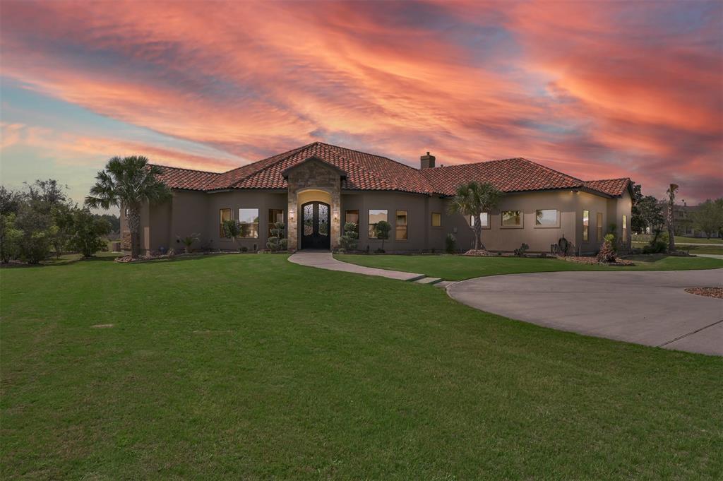 8794 Grand Lake Estates Drive, Montgomery, TX 77316