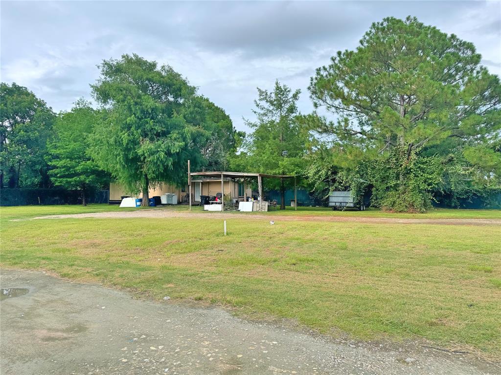 831 Old Genoa Red Bluff Rd, Houston, TX 77034