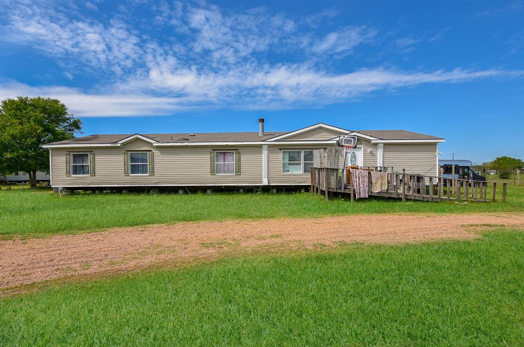 6591 County Road 225, East Bernard, TX 77435