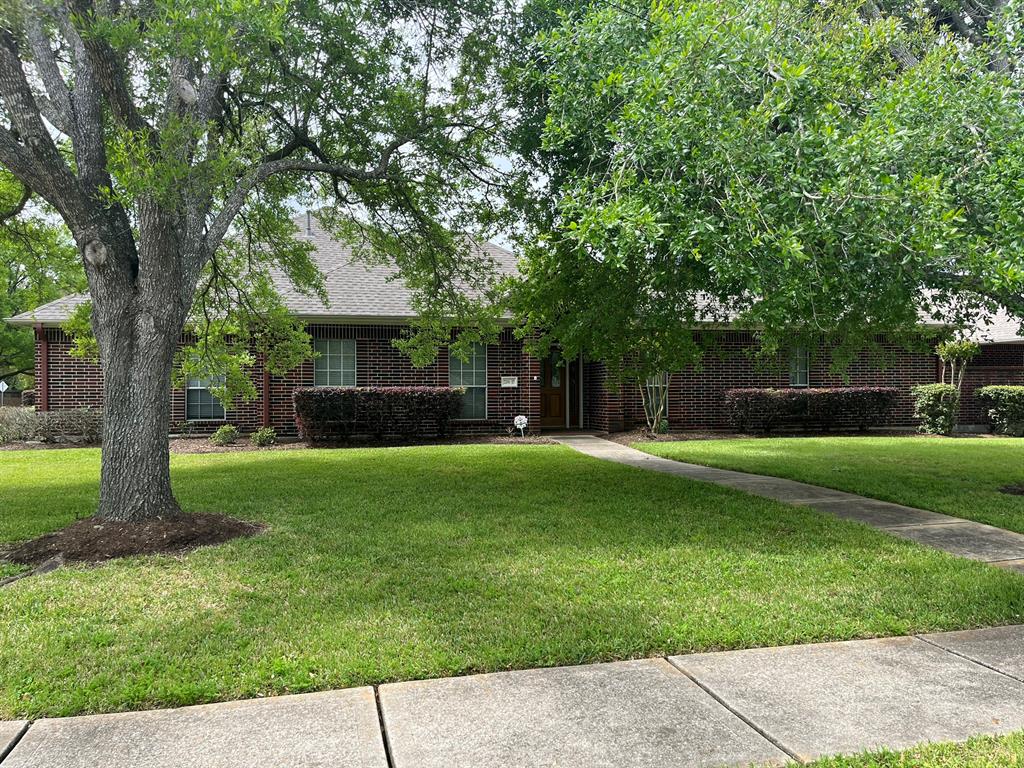 206 Clearview Avenue D, Friendswood, TX 77546