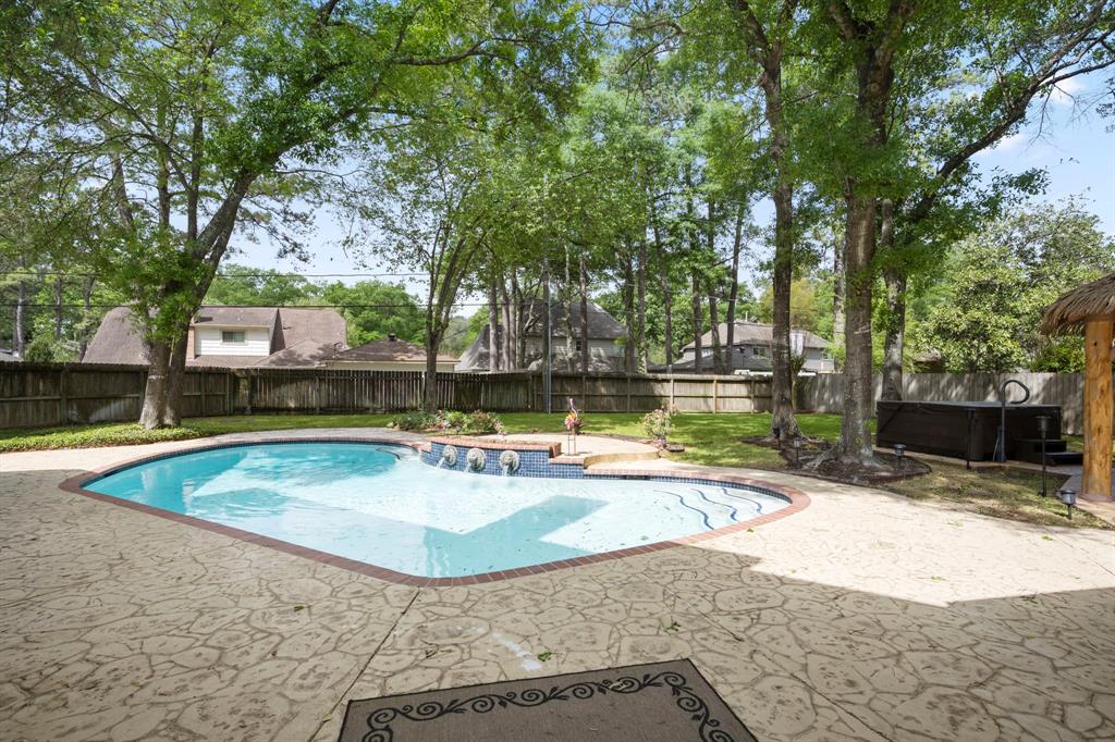 11780 Quail Creek Dr, Houston, TX 77070