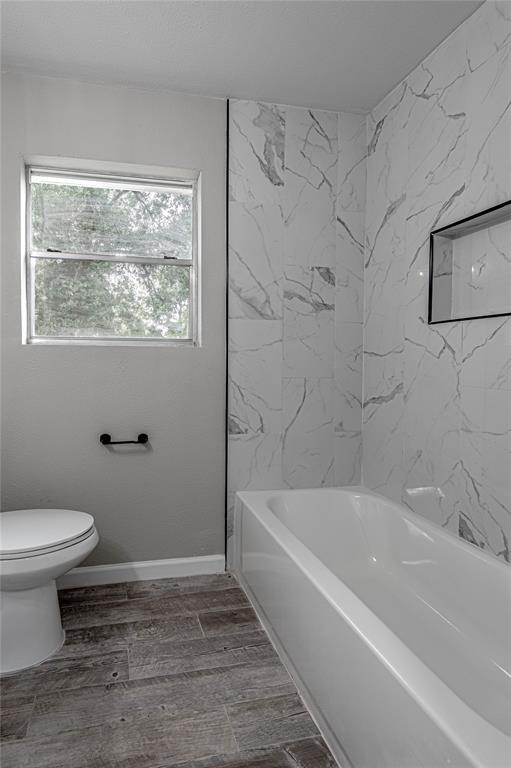 Beautifully updated Guest Bath.
