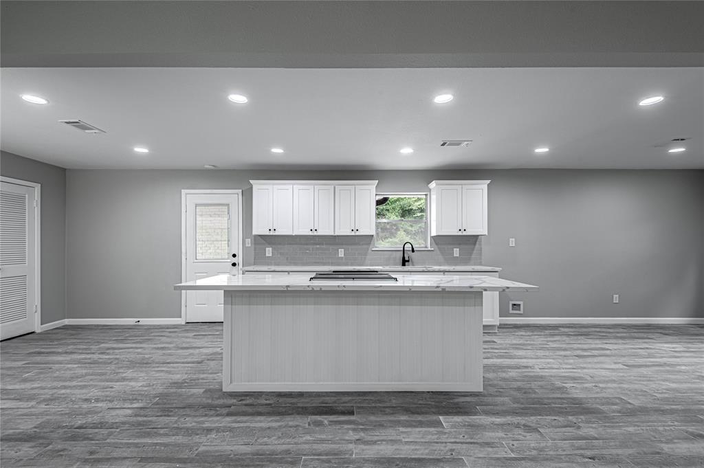 This kitchen welcomes your friends and family.