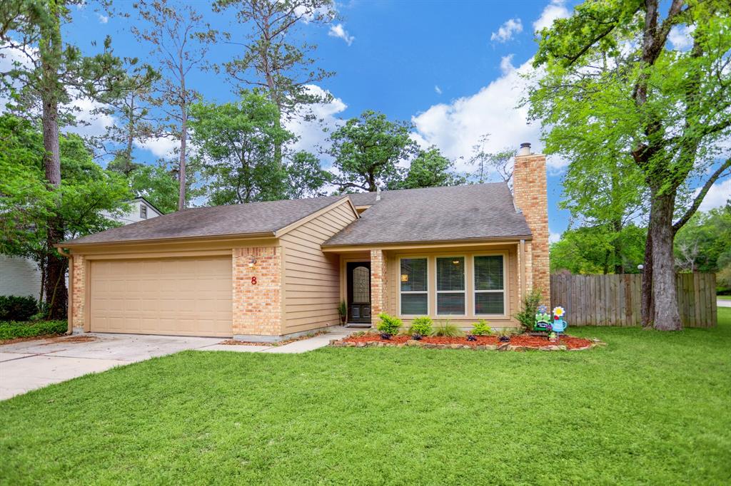 8 S Brook Pebble Court, The Woodlands, TX 77380