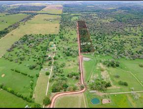320 Valley Oaks, Van Vleck, TX, 77482