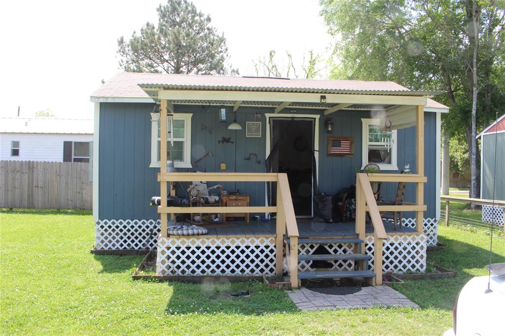 108  Pear Bobcat  Daisetta Texas 77533, 52